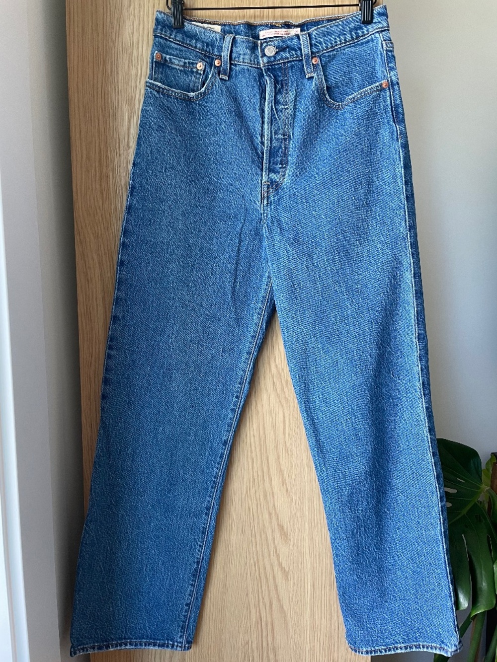 Levi’s Ribcage Straight Ankle Jeans - Size 29